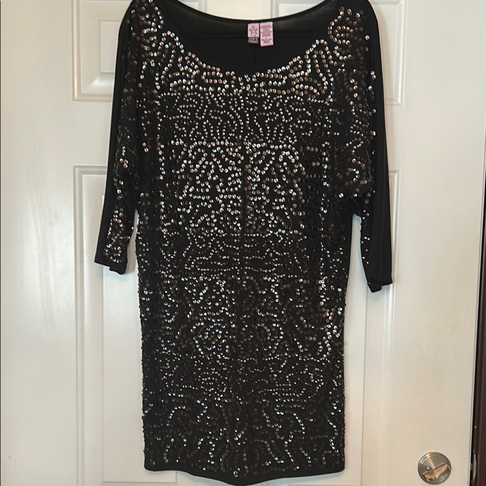 Love On A Hanger Sequin Dress L Black Embellished Stretch Lightweight Relaxed